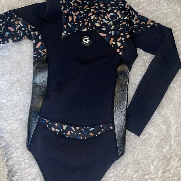Women’s wetsuit - Picture 4 of 8